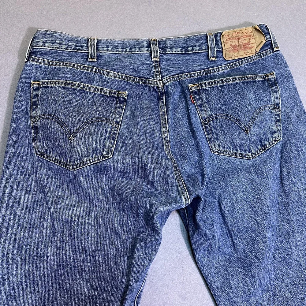Levis 501 Jeans Mens 42x32 Blue Medium Wash Regular Straight Button Fly Denim